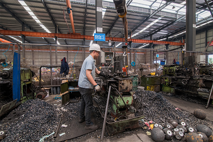 驻马店网架配件-螺栓球加工车间